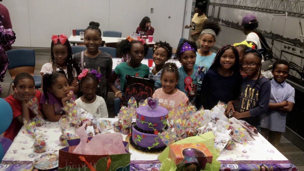 datdmnDanielle's tweet image. My baby party was a success