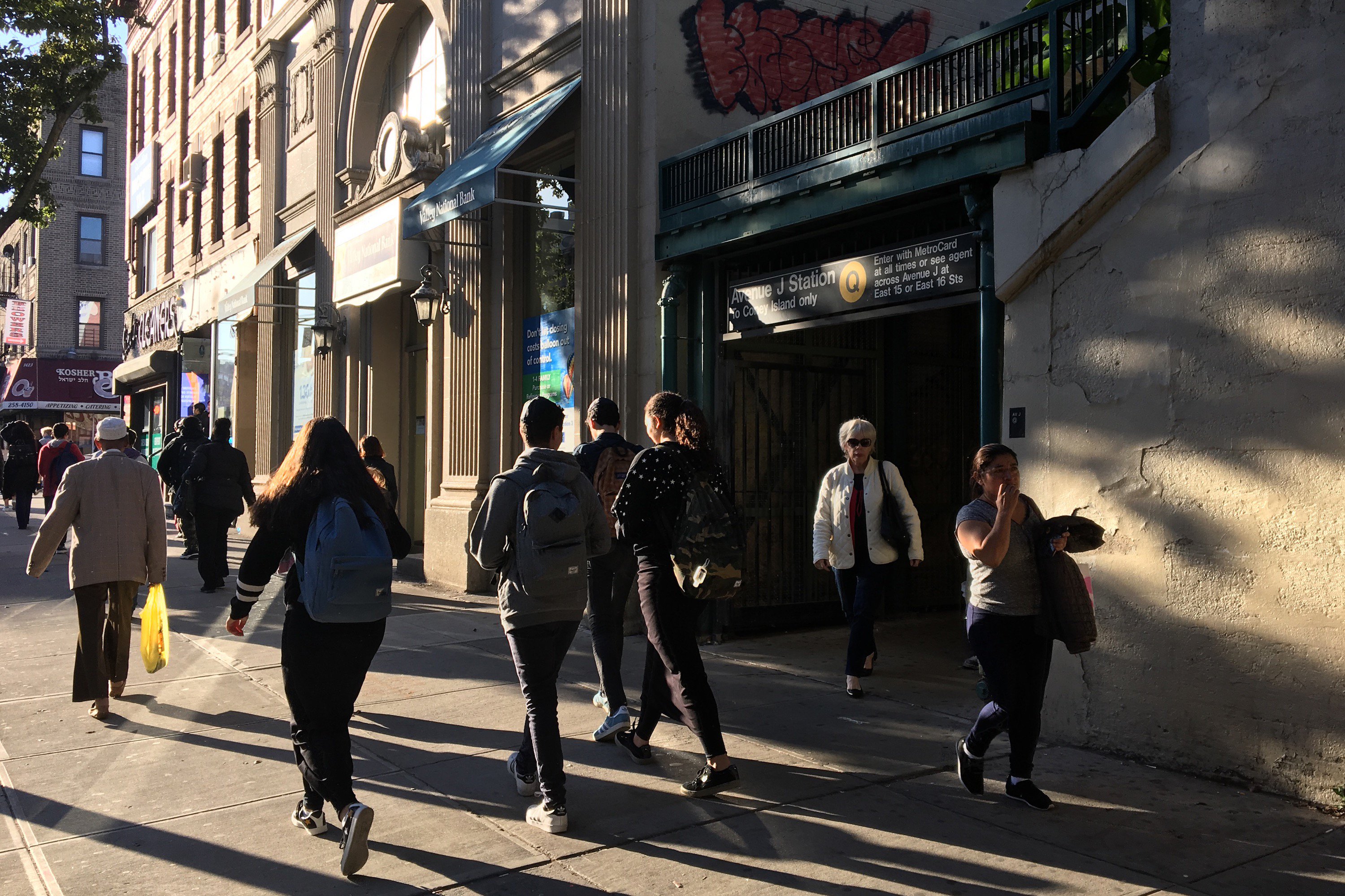 City Of New York At 87 5 Feet 26 7 M Smith Ninth Streets Is The Highest Subway Station Above Ground Level In The World T Co 8pb2iux16o Twitter