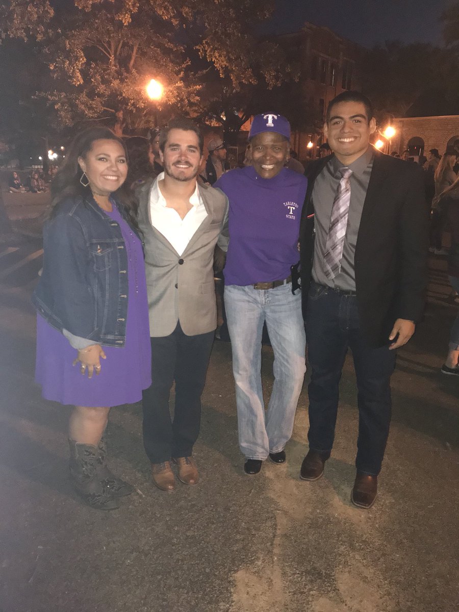 LathesTowns's tweet photo. A Good start to a great week! #2017HOCO #TarletonTradition https://t.co/MeU8vU3TDR