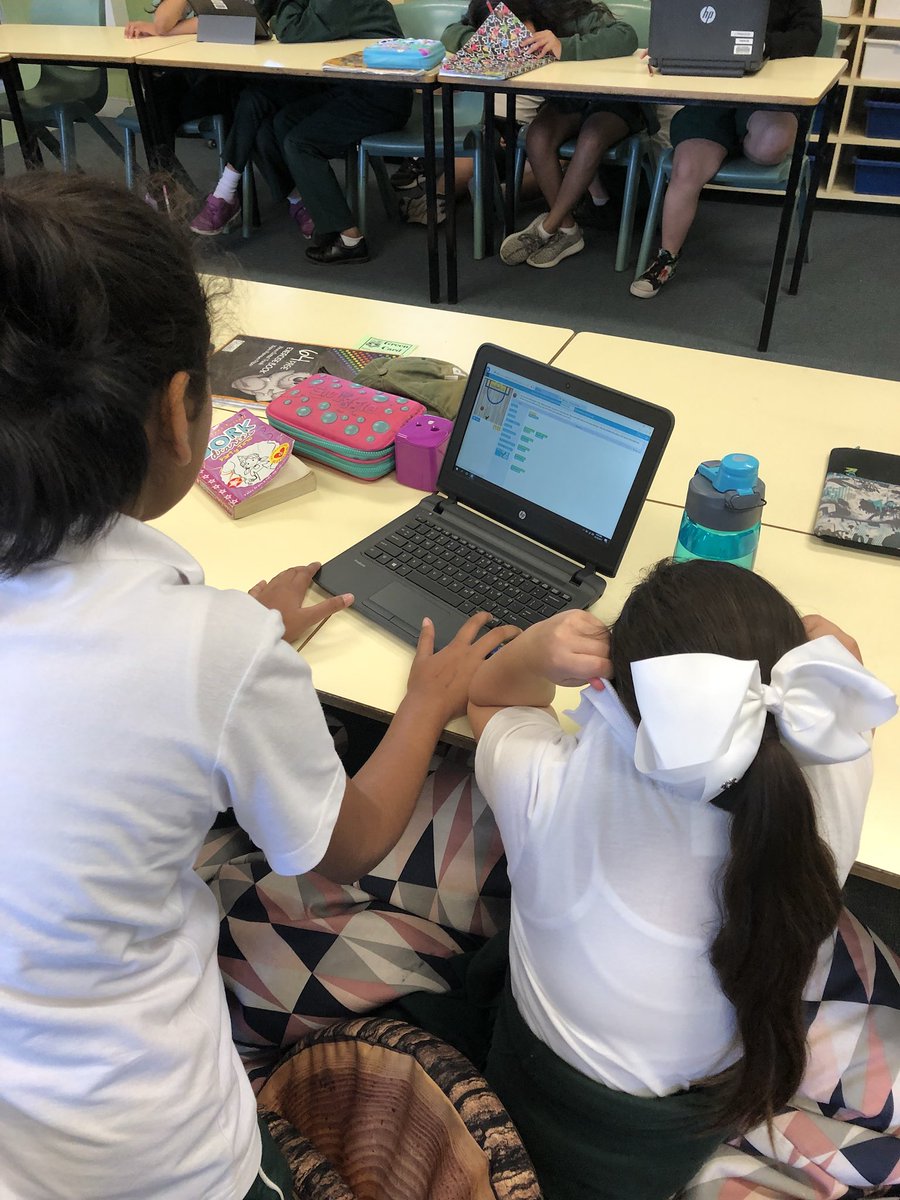 mkross1405's tweet photo. S2 RFF- coding with hour of code #codetastic @remaissa23 @Miss_GreenIPS @IngleburnPs https://t.co/UXCiLo6gni