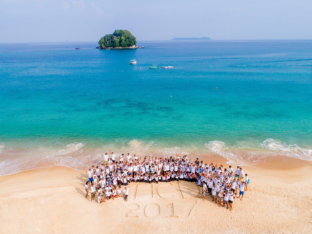 neyrashazeyra's tweet photo. Look, how beautiful Tioman is. Why need to travel far if Malaysia got so many beauty gems? #citrawarnaKL2017 #CWcontest2017 #SayangMalaysia https://t.co/J5JFo9y7zv