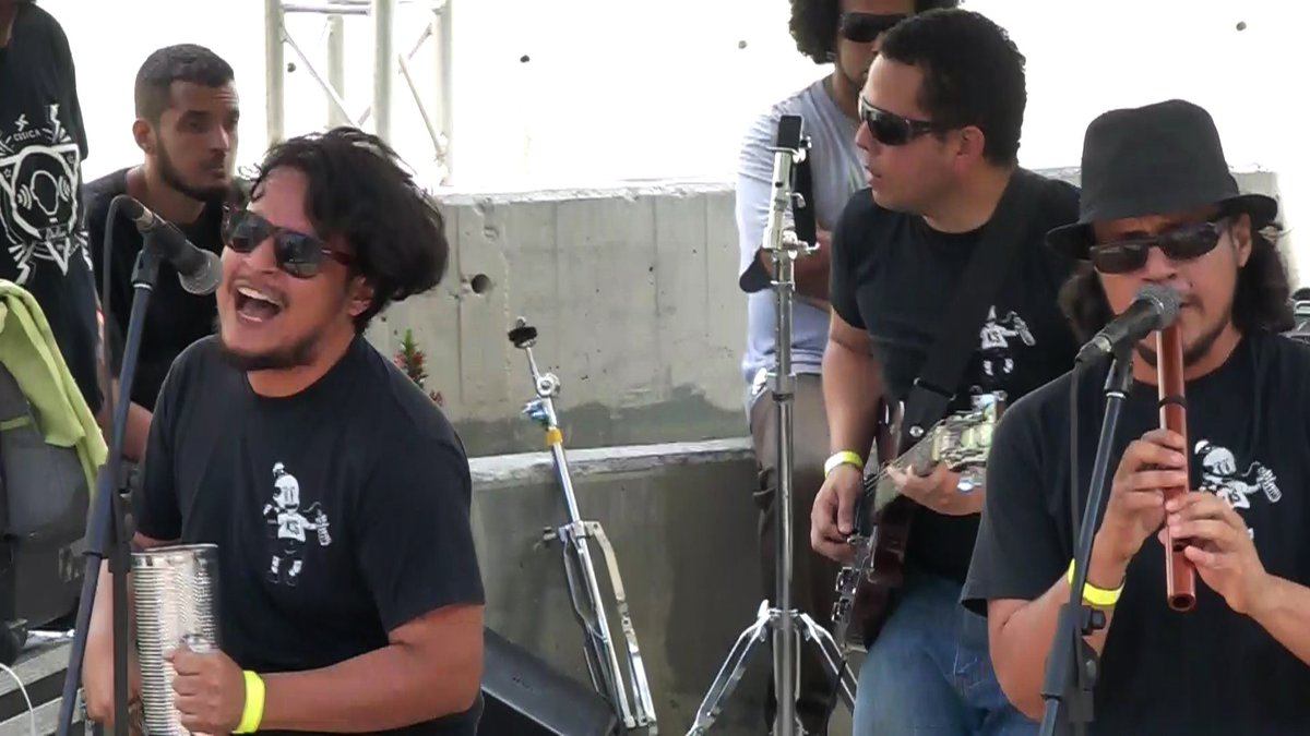 kurikos_suin's tweet photo. Agradecidos con todas las personas que hicieron posible el #NB2017 al @NuevasBandas a las bandas que partieron tarima!! Nos vemos pronto! https://t.co/1p2NPjAhcu