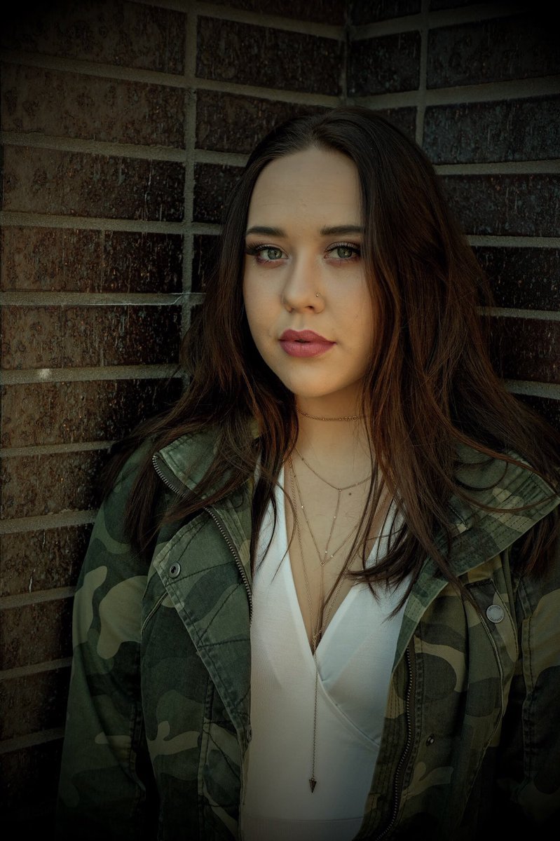 nicole_1159's tweet photo. some of my most recent SENIOR pics!! #gateway #senior18 #igniteddp https://t.co/uF58eqqXoh