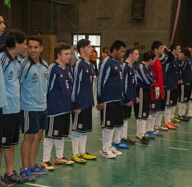 PabloStecco's tweet photo. Es la Selección Argentina de Síndrome de Down se prepara para jugar la Copa América 2018. Vamos chicos!!!! 👏🏻 https://t.co/w6Q27sHU5w