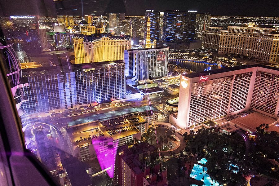 FlamingoVegas's tweet photo. Who wishes this was their view? 

#Vegas #FlamingoVegas @HighRollerVegas https://t.co/0tiy5jmCiF