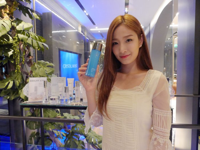 TwoXChina's tweet photo. Eun Young in Vietnam Crystal Moist ambassador event 😍 #TwoX https://t.co/r36eI78Fef