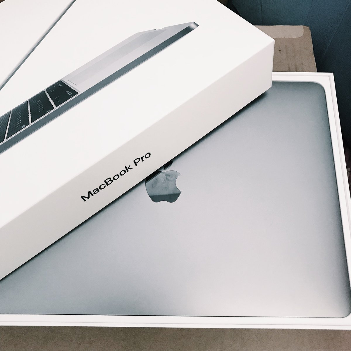 MadamPosh's tweet image. Welcome home baby xx #macbookpro2017