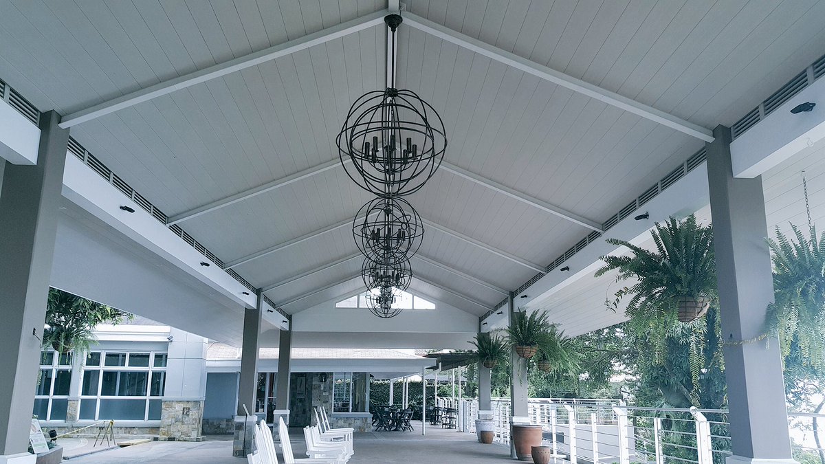 conchasgarden's tweet photo. Waiting made more comfortable with the newly constructed covered viewdeck. #ConchasGardenCafeCliffhouseTagaytay https://t.co/RSK9hWrDmD