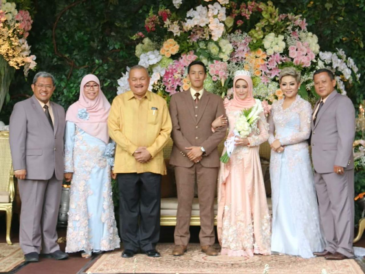 aheryawan's tweet photo. Terima kasih kpd bapak ibu, rekan2 semua yg telah hadir&amp;mmbantu klancaran prnikahan anak kami, smoga Allah mmbalas dg kebaikan yg lbh banyak https://t.co/lYWL4lEKza