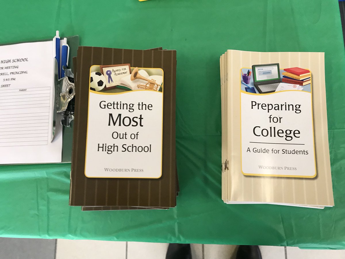 drmysavage's tweet photo. #GEARUPBham at #JacksonOlinHighSchool ‘s Sophomore Parent Meeting Awesome Info #GEARUPWorks https://t.co/FJAEhLCmUw