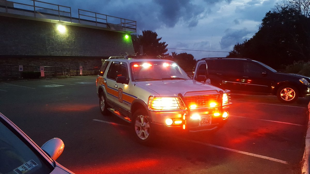 zeke4129's tweet photo. Truck 63 and engine 631 on scene automatic fire alarm Lancaster Host @Engine63Tower #lfc63 #truck63 https://t.co/S3od60dl0V
