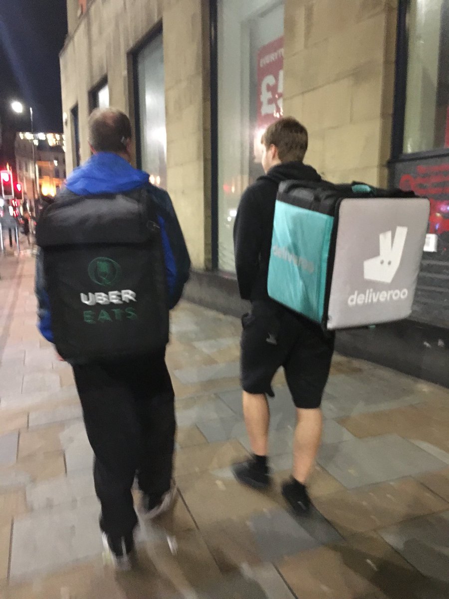 ohnosharky's tweet photo. A modern day Romeo &amp; Juliet https://t.co/kgU0Kmv3Yq