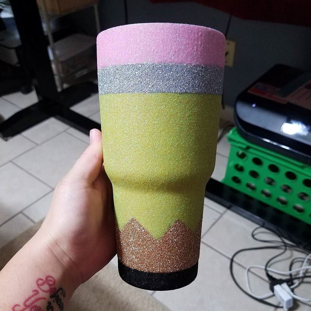 kraftylittlesister.etsy.com. 😍😍 Eeeekkkk😍😍
This one will definitely be going on Etsy!!
#penciltumbler #teachergift… ift.tt/2gyDexV