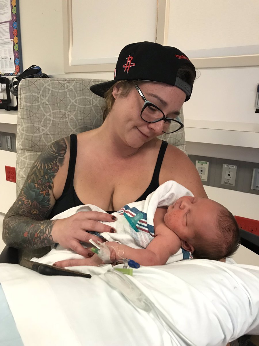 GretcheSuccs's tweet photo. Baby Gigi with her Auntie G https://t.co/ZCrtnUS5B7