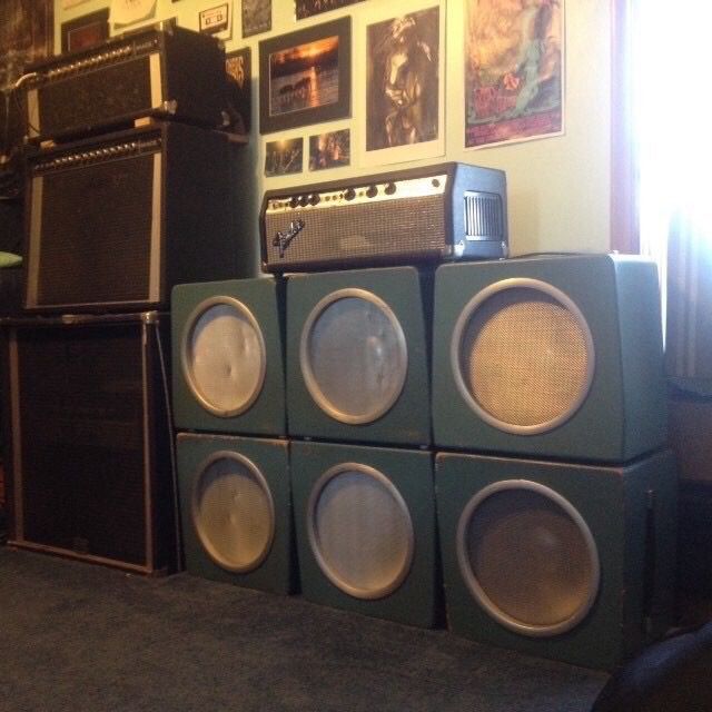 OhHeyImTim's tweet photo. Bassman Head and 60's speaker cabs and 1976 Peavey Mace Stack #ampporn #gearporn #gearaddiction #peaveymace #fenderbassman #vintageamp https://t.co/avXEFIF6aX