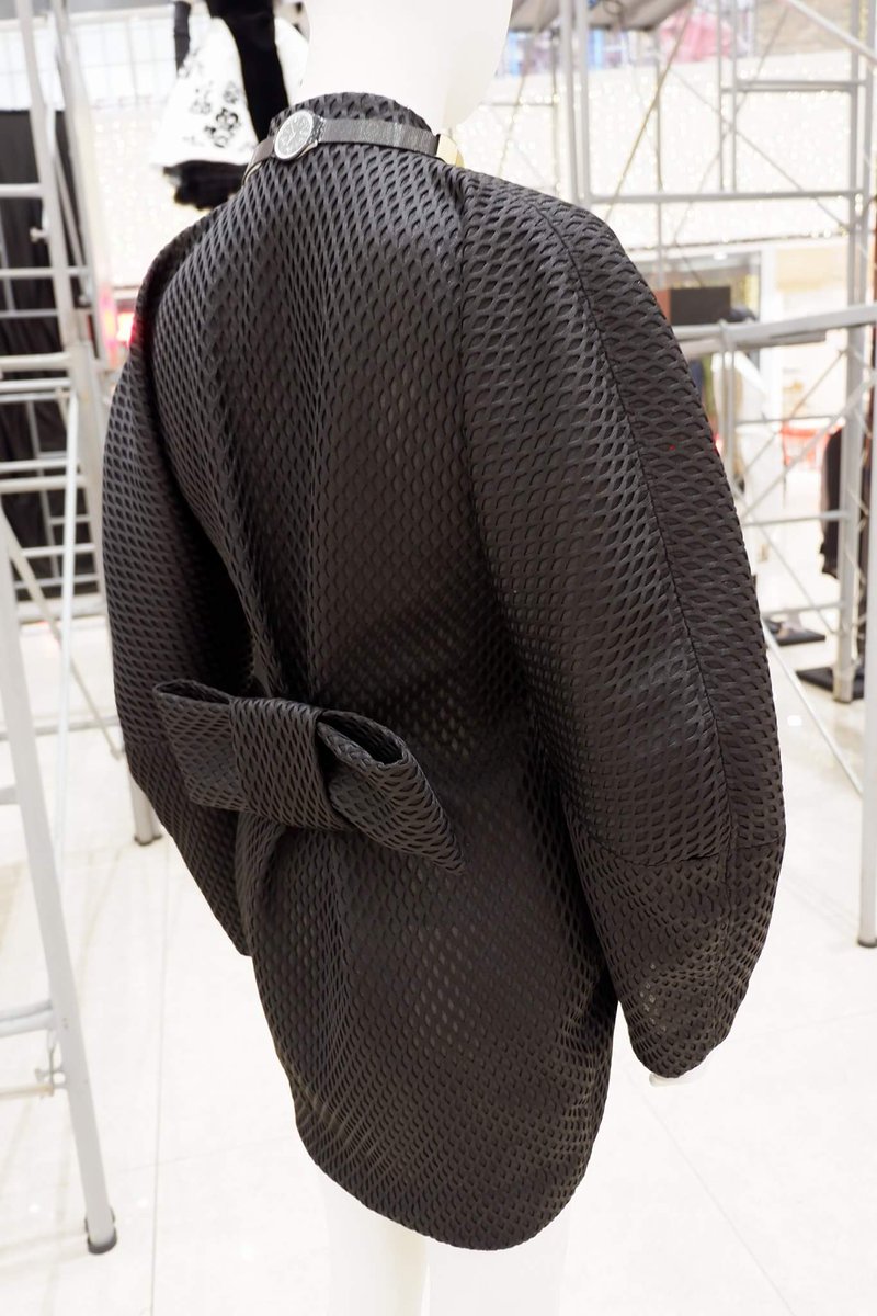 engkantotemPole's tweet photo. My Design
Photos by: Cielo Cervantes
#SlimInspires #BestOfStudentWork2017
#LifeAtSlims
#Coat #Mesh #Cocoon #StructuredDress https://t.co/27lYzauUfm