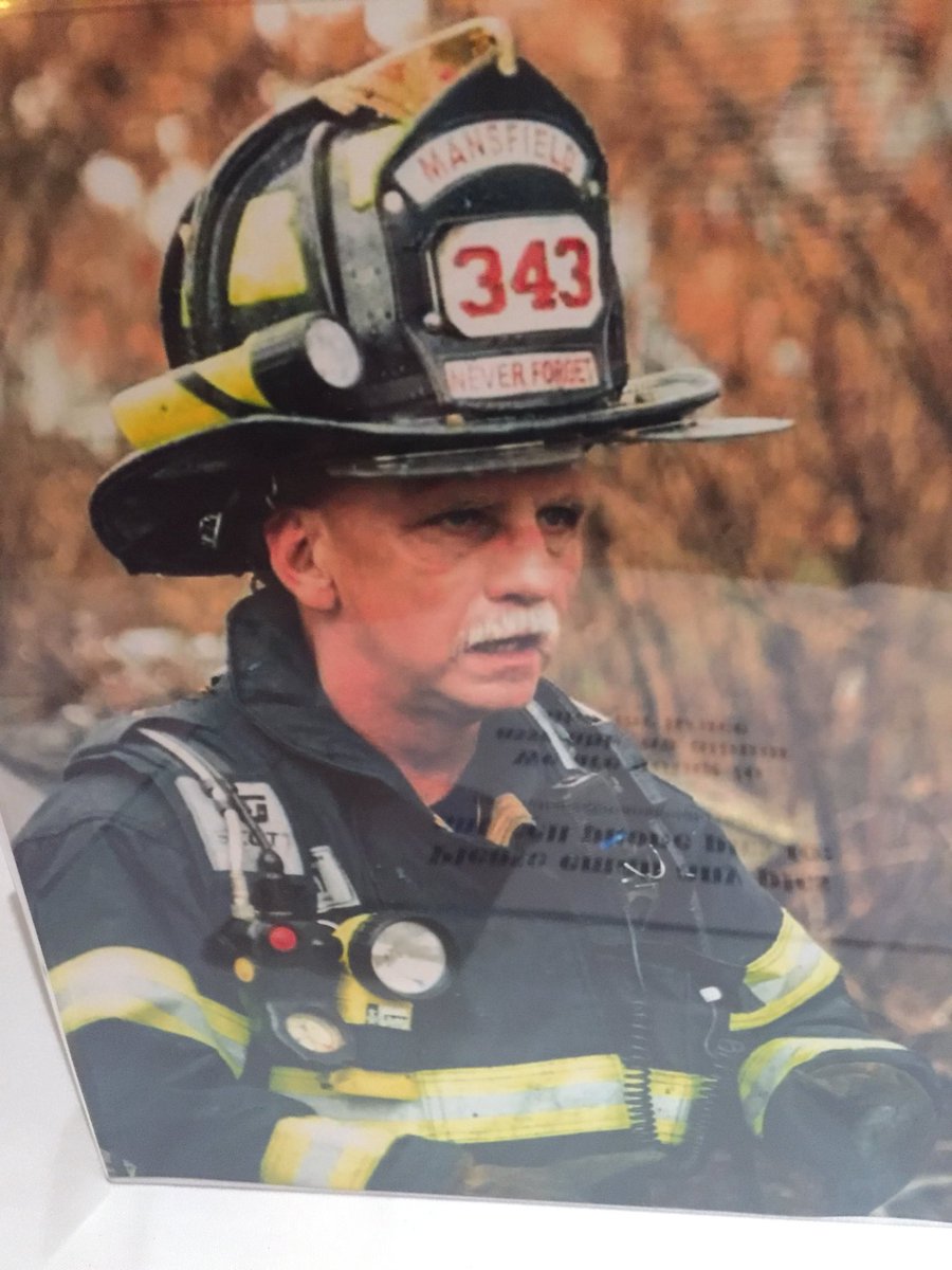BPolimer's tweet photo. Great night yesterday honoring Uncle Bruce. @MansfieldFD1820 #hero #911hero #32yearsofservice https://t.co/g4WzREijE4
