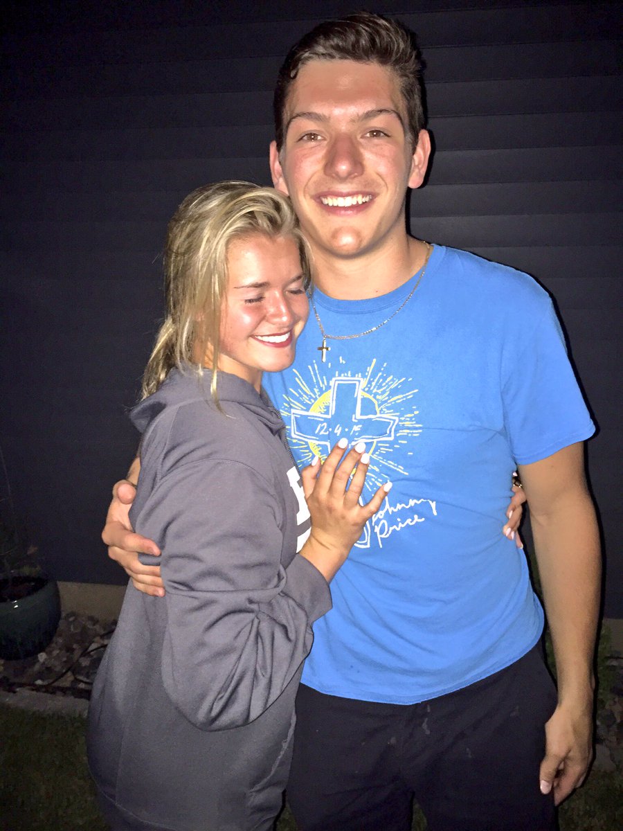 katewiniecki's tweet photo. Happy birthday Reedo 🤙🏼🤙🏼 miss ya https://t.co/o2etP5olhv