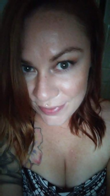 I'm live right now on @chaturbate. Cum hang out with me😻💋👄  https://t.co/9cSA3oaCFv #camgirl #redhead<a class="tags" href="/tag/chaturbate">@chaturbate</a><a href="/tag/redhead"class="tags"><span>#redhead</span></a><a href="/tag/pussy"class="tags"><span>#pussy</span></a><a href="/tag/camgirl"class="tags"><span>#camgirl</span></a><a href="/tag/dildo"class="tags"><span>#dildo</span></a><a href="/tag/tits"class="tags"><span>#tits</span></a><a href="/tag/chatur"class="tags"><span>#chatur</span></a>