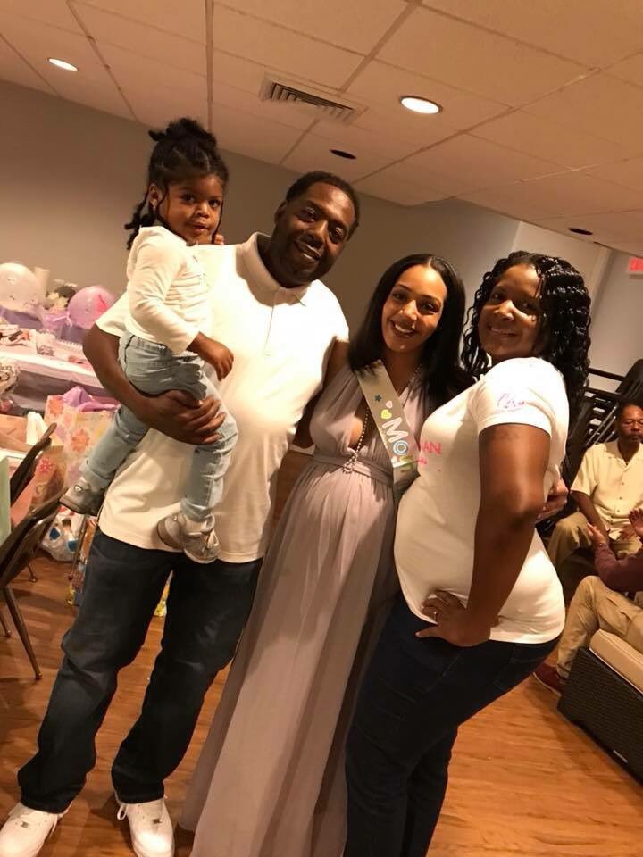 Deboxme's tweet photo. Some of my favorite photos from the baby shower. The one of ashley is my absolute fave. 6 weeks until baby Nori is here. 😊 @_SincerelySnow https://t.co/l4F6OjyZ6I