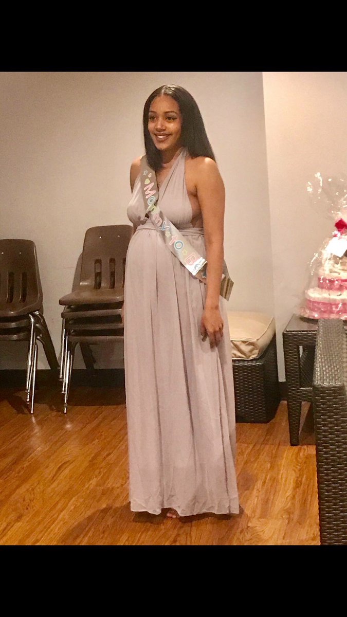 Deboxme's tweet photo. Some of my favorite photos from the baby shower. The one of ashley is my absolute fave. 6 weeks until baby Nori is here. 😊 @_SincerelySnow https://t.co/l4F6OjyZ6I