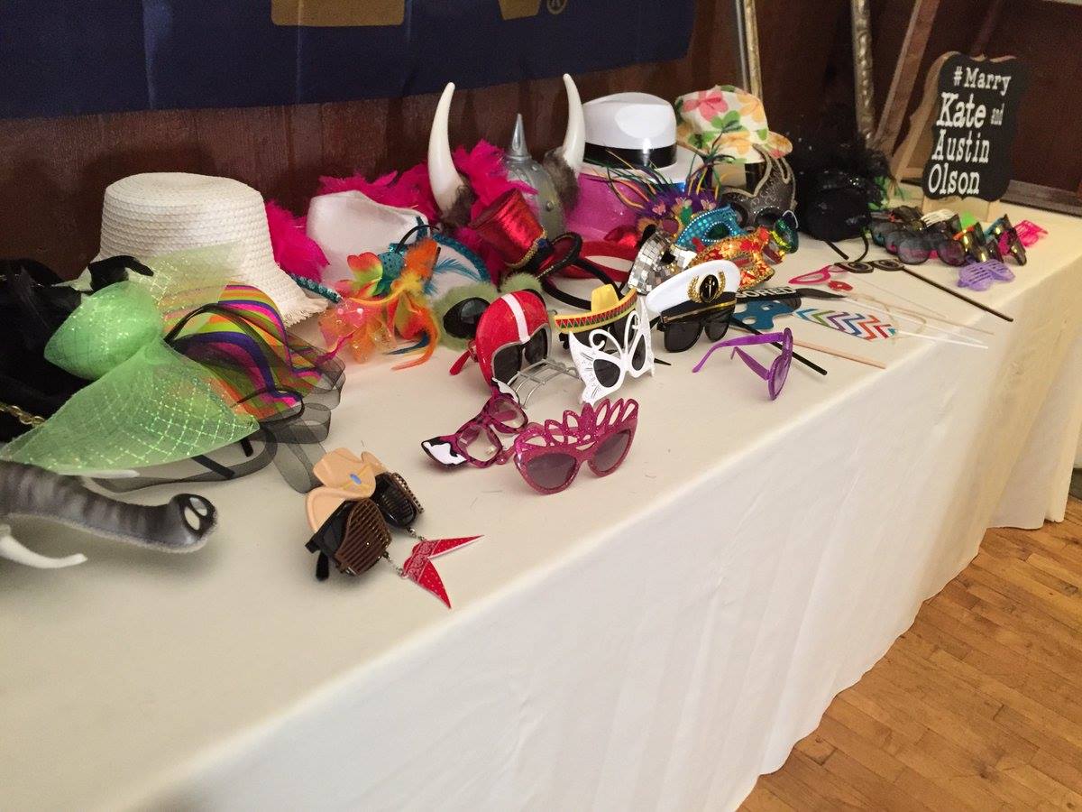 TopHatVT's tweet image. Imagine all the fun you and your guests could have with our photo booths! bit.ly/1LeIsbZ #photobooth #Vermontweddings