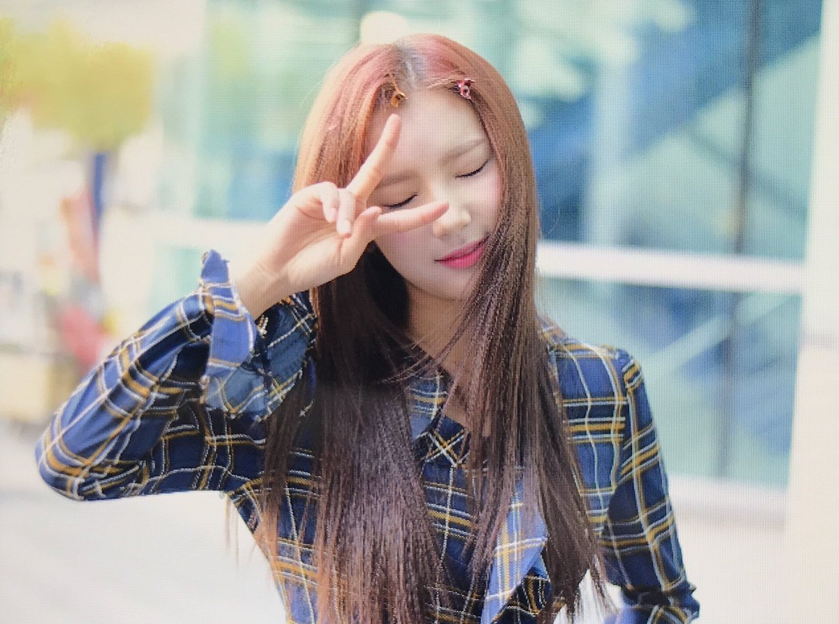 Pob_llun's tweet photo. 171024 한밤 출근 엘리스 김소희 프리뷰
#ELRIS #엘리스 #김소희 #한밤 #출근 #프리뷰
@HUNUS_ELRIS https://t.co/KjdhgbGHO8