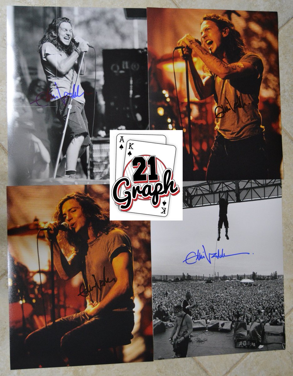 21Graph's tweet image. Thanks to rock legend Eddie Vedder for signing these 11x14s and these badass guitar picks. @PearlJam @Cubs @steelers #batman