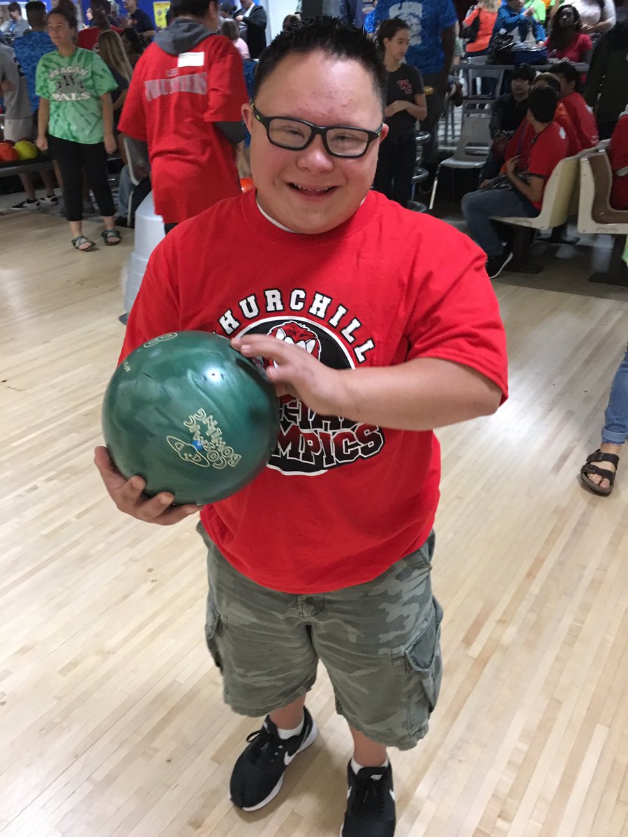 1Heart1Team's tweet photo. Our athletes were all smiles today at the NEISD Special Olympics High School Bowling Tournament! https://t.co/AOFVQBPxo9