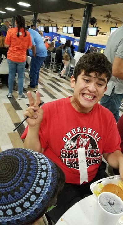 1Heart1Team's tweet photo. Our athletes were all smiles today at the NEISD Special Olympics High School Bowling Tournament! https://t.co/AOFVQBPxo9