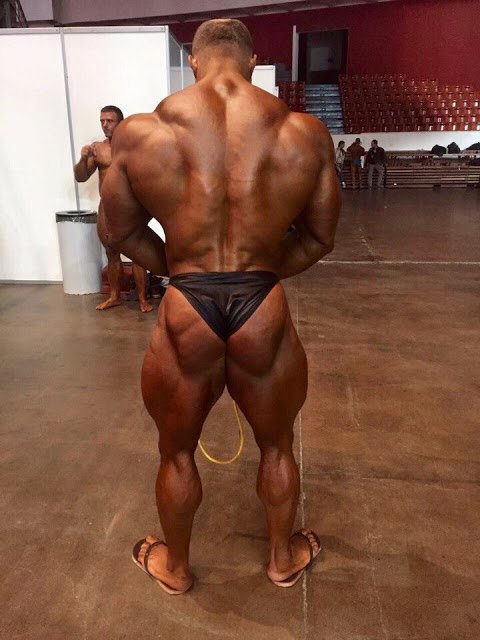 pacocutler's tweet photo. #SergeyKulaev #russianMuscle #bodybuilder #butt #bubblebutts #massiveBack #backstage #bodybuilding #культурист #ягодичные https://t.co/rYl2UImBHg
