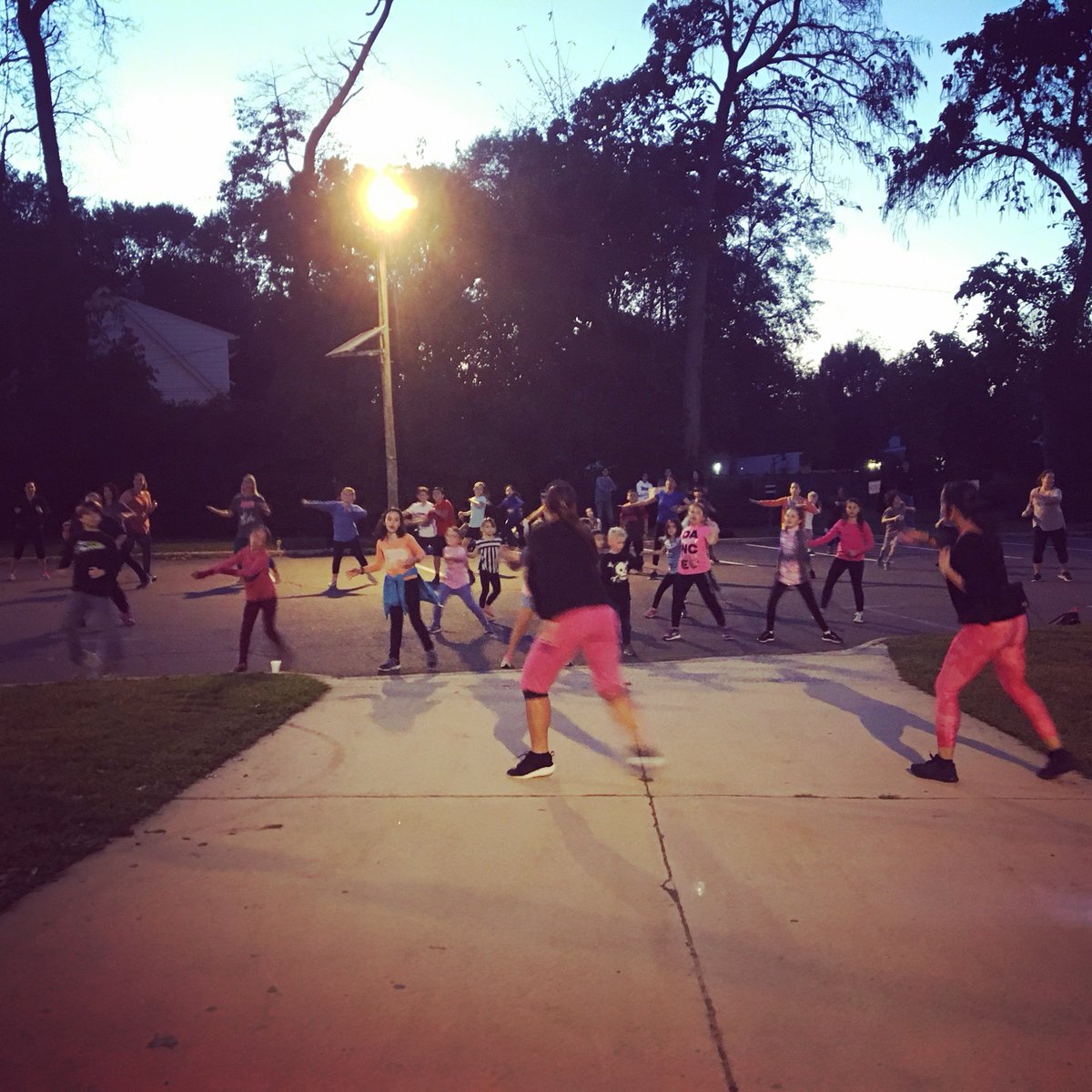 HTSDSuperBatlle's tweet photo. Great job @SunnybraeEleme1 &amp; @SayenLions for Pumping it Up for Puerto Rico! #hstdpride #HTSDstrong #sayenStrong #SunnybraeStrong #community https://t.co/p4cTYM1tJy