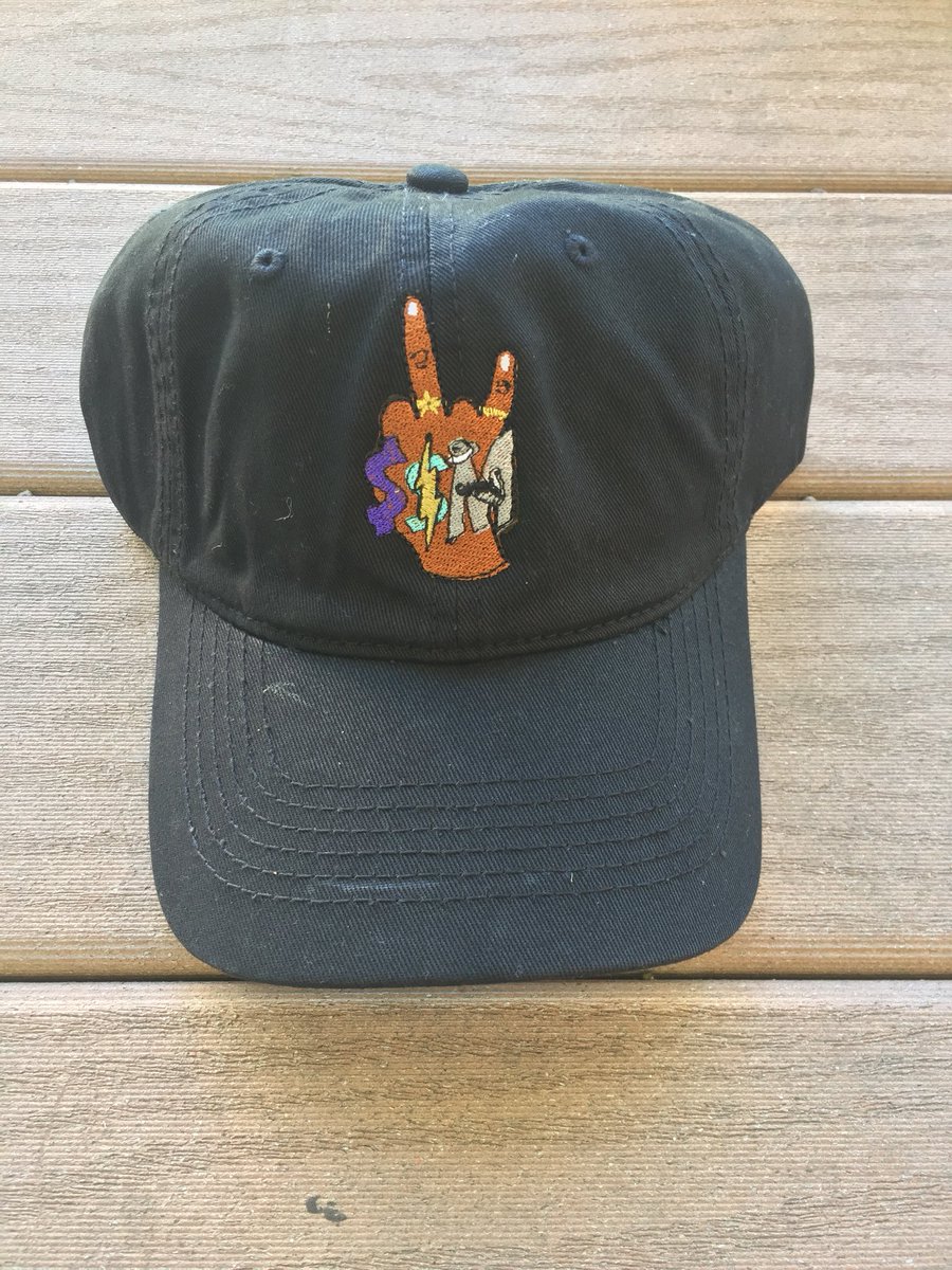 Luckie_Lucci's tweet photo. Support the movement ❗️ #SSM #likeiaintstarstruqorsumn #middlefingazandpinkys #thatmakesense
(($20)) we have 10 different colors https://t.co/LdbVgtxmEN