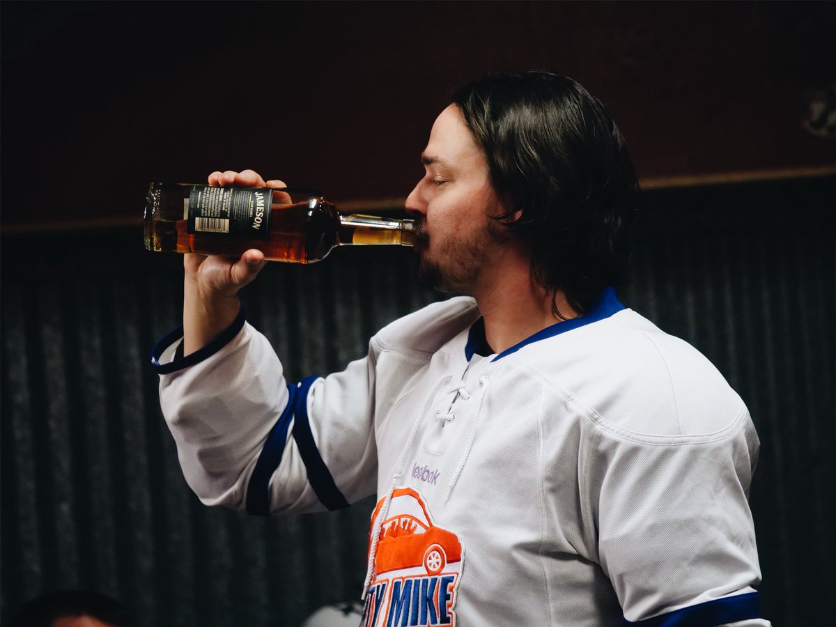 DMATBHockeyClub's tweet photo. Just saying, thats a good looking hockey club! #fuckcancer #FUcancer #hunksofhockey  🚗 https://t.co/mDZy9zDdKx