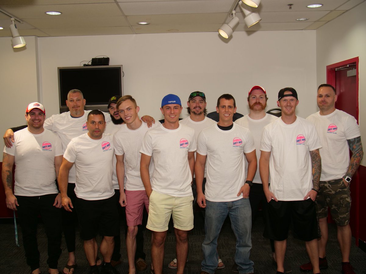 DMATBHockeyClub's tweet photo. Just saying, thats a good looking hockey club! #fuckcancer #FUcancer #hunksofhockey  🚗 https://t.co/mDZy9zDdKx