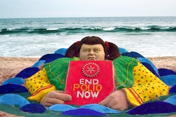sudarsansand's tweet photo. Today is #WorldPolioDay .Join hands to #EndPolioNow from the world. Thanks @Rotary . one of my SandArt at Puribeach, Odisha. https://t.co/612f1Ys0Xe