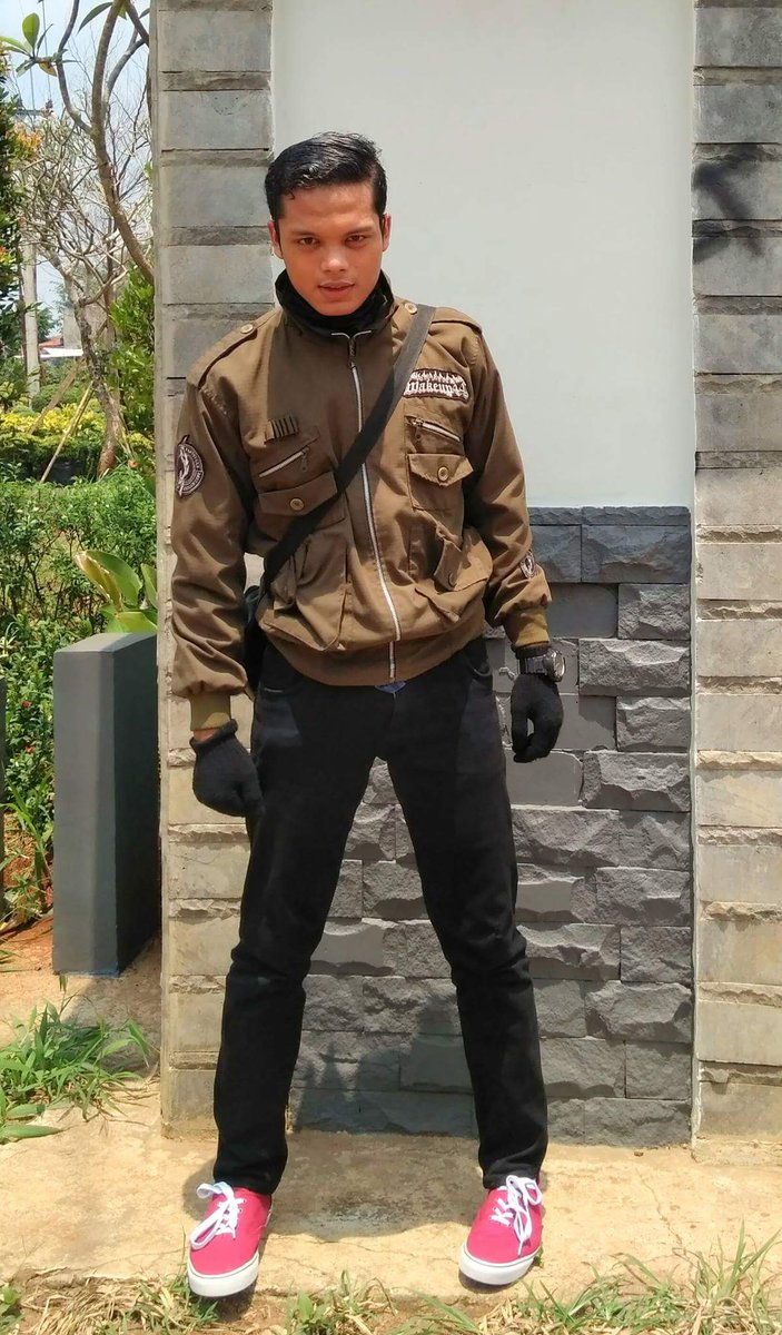 budiputra368's tweet photo. @Gay_Tangsel  minta di promot ni guys.. New comers str8 SIAL...!!! Security DELTA https://t.co/C0d03cOWjO