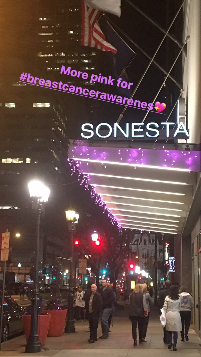 SonestaPhilly's tweet photo. All lit up in #Pink! Taste #PinkMenu in #ArtBar. Proceeds go to @LivingBeyondBC! #BreastCancerAwareness #Philly #VisitPhilly #whyilovephilly https://t.co/8GAwgUOkIQ