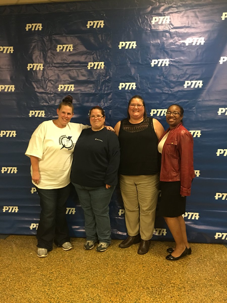 Enjoyed spending time with the Frost/Stuart Community PTSA (<a href="/F_SCommPTSA/">Frost/StuartCommPTSA</a>) tonight. Teamwork makes the dream work!  #SquadGoals <a href="/KY15thDistPTA/">15th District PTA</a> <a href="/6thGradeFalcons/">Robert Frost</a>
