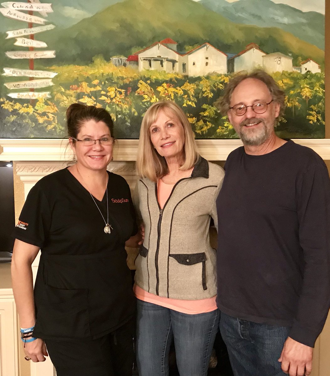 SeiBellaLR's tweet photo. Planning for Wine and Art Party 2018 has begun! Benefits the Childrenโs Tumor Foundation. #Griffithart #endNF #CTF #wine #art #fun https://t.co/HnMRHm6AKV