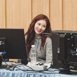 PoppinHyuna's tweet photo. 안녕하세요 💕💕 #현아 #poppinhyuna 

@VJK9795 https://t.co/f4nqL0XEEE