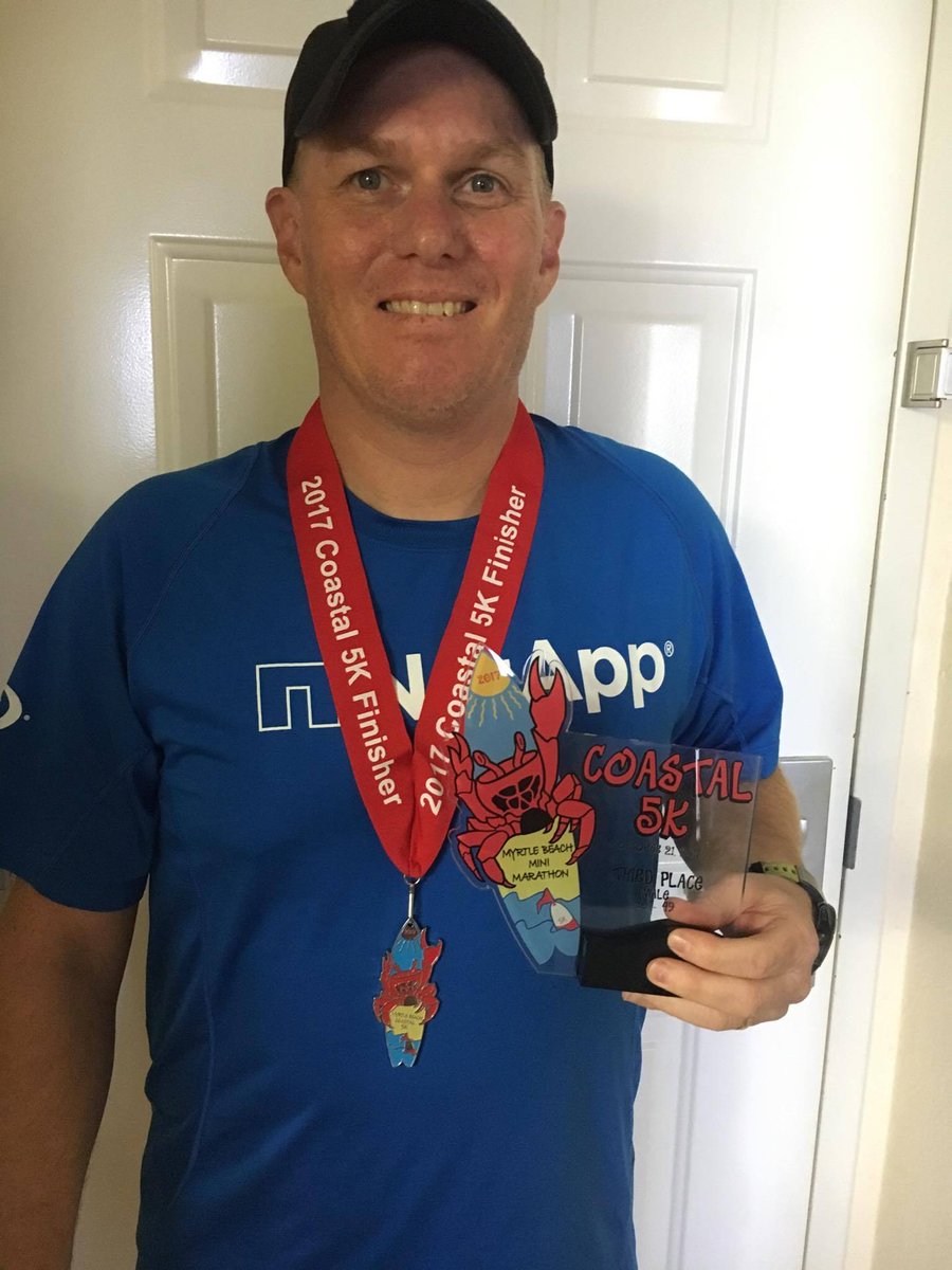 AWS_Rascon's tweet photo. #DataDriven isn't the only thing that's fast. Congrats Flakes!! Great shirt!  @NetApp @NetAppGov #BTSU #NTAP17 https://t.co/ATjTCjcqkR