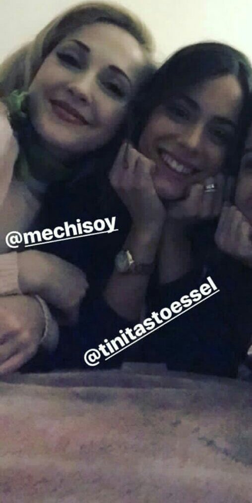 Admirandoatini's tweet photo. Se volvieron a juntar 😍💖🙌
#Mechini 💗💗💗 https://t.co/ykX3Ihn8Kn