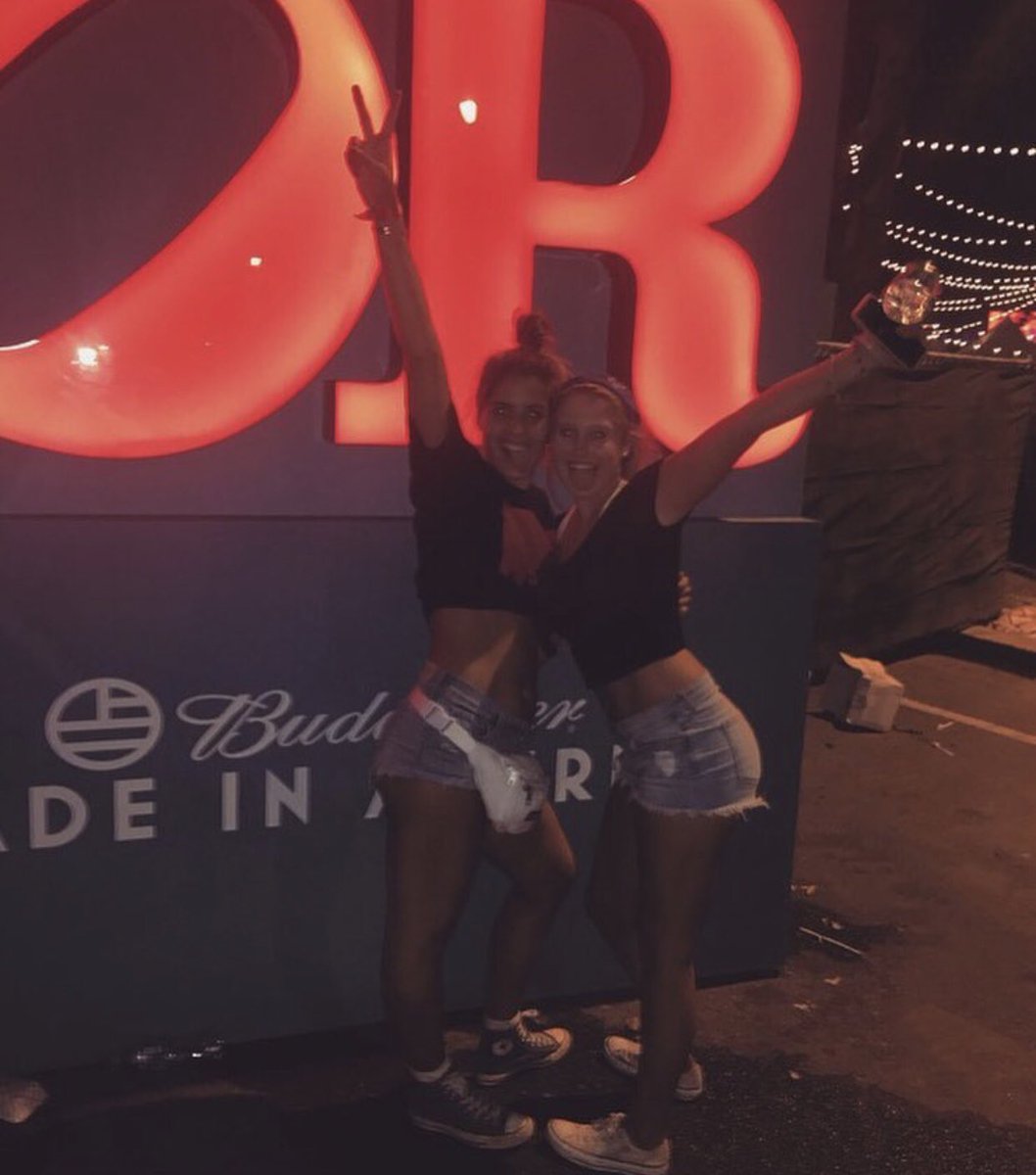 abigail__poole's tweet photo. Happy 18th to my babe❤️❤️❤️ can’t wait to visit you at next year!! @olivviapaoletti https://t.co/lVPhV5TOQj