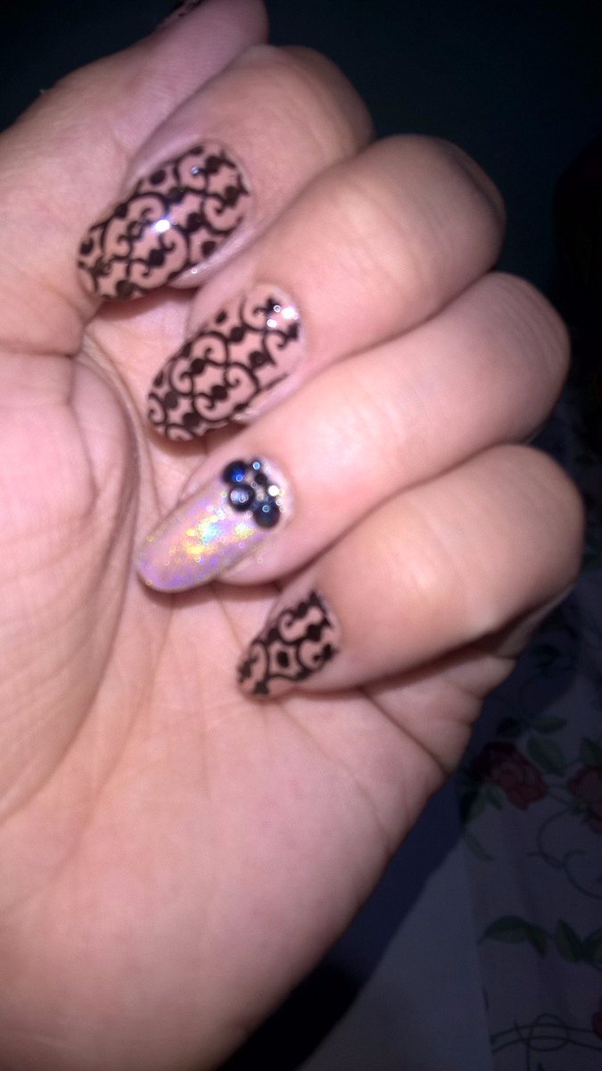 nail_empire's tweet photo. @@SallyHansen_AR @CutexUS https://t.co/iiz6vODqMy