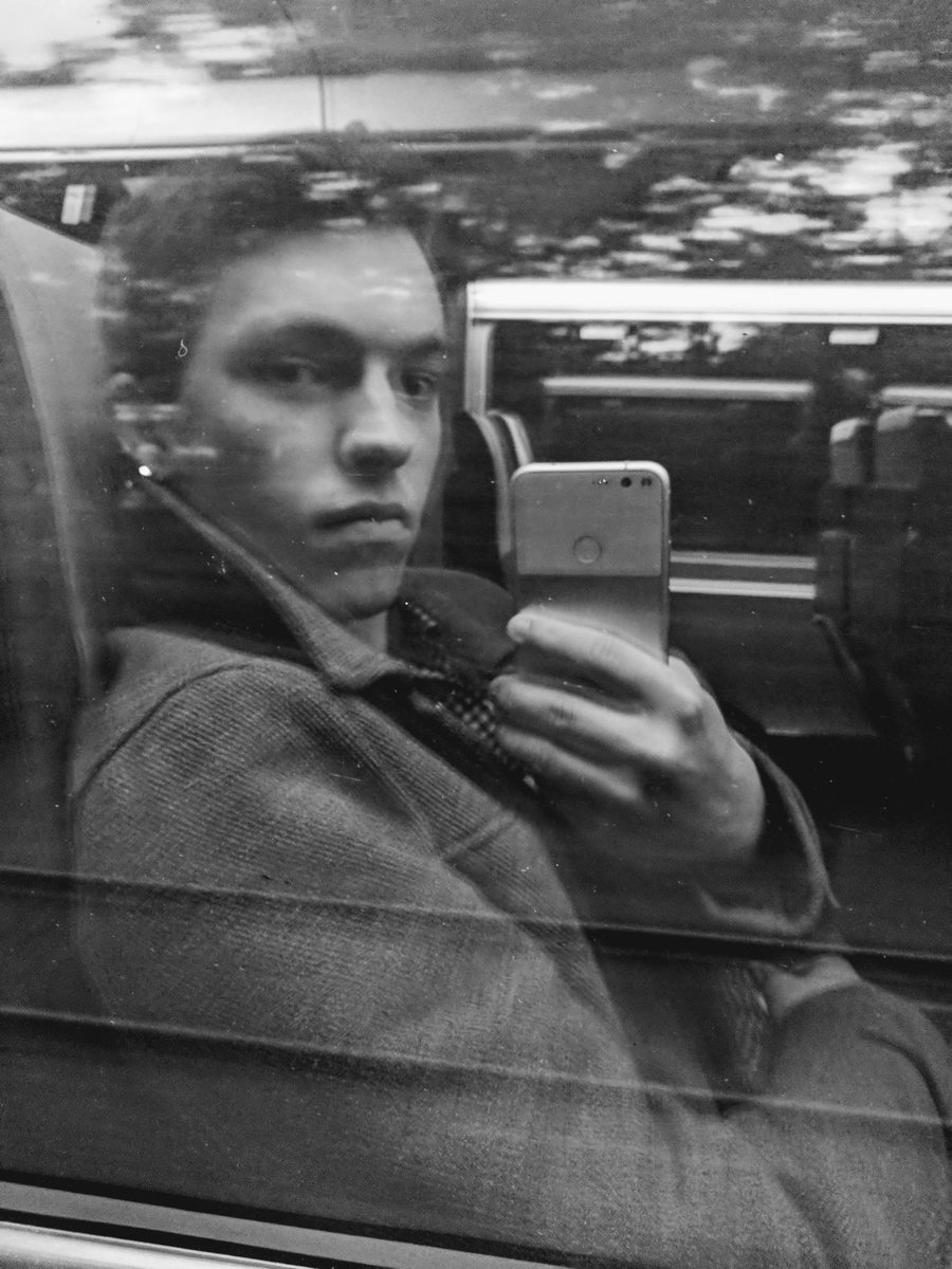lukesterite's tweet photo. What else ya gonna do on the train. #ShittyCommute https://t.co/qQVHRjkCrP