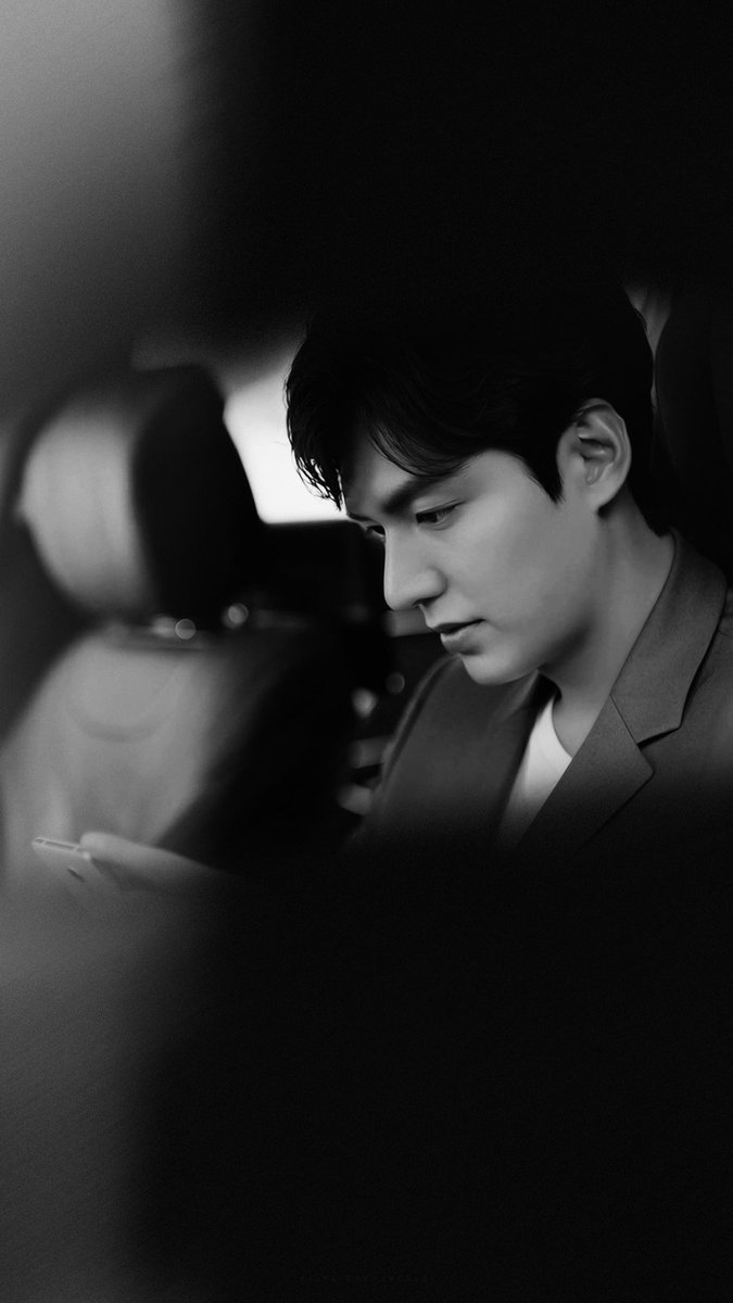 young2536114's tweet photo. 견딜수 있는.. 견딜수 없는.. Love is what makes the daily routine bearable. #이민호 #Leeminho https://t.co/jp3qqfofd3