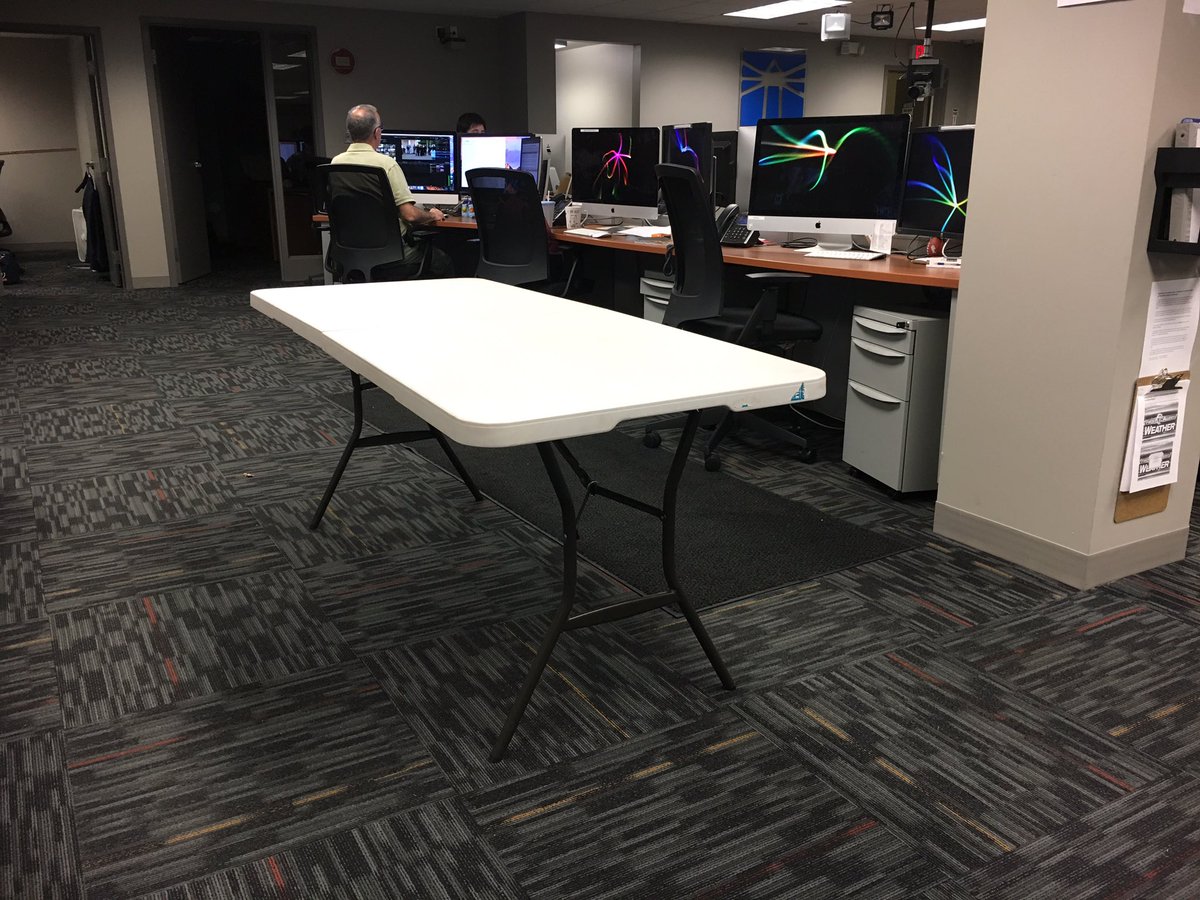 JeffRusack's tweet photo. Spotted: the rare unharmed Buffalo folding table. https://t.co/yJFbcbmjDL