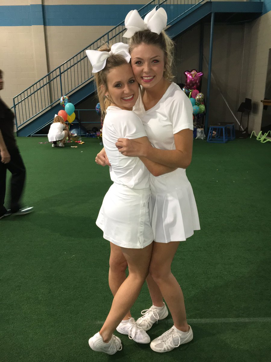 Courtney Lockhart (courkylockhart) Twitter