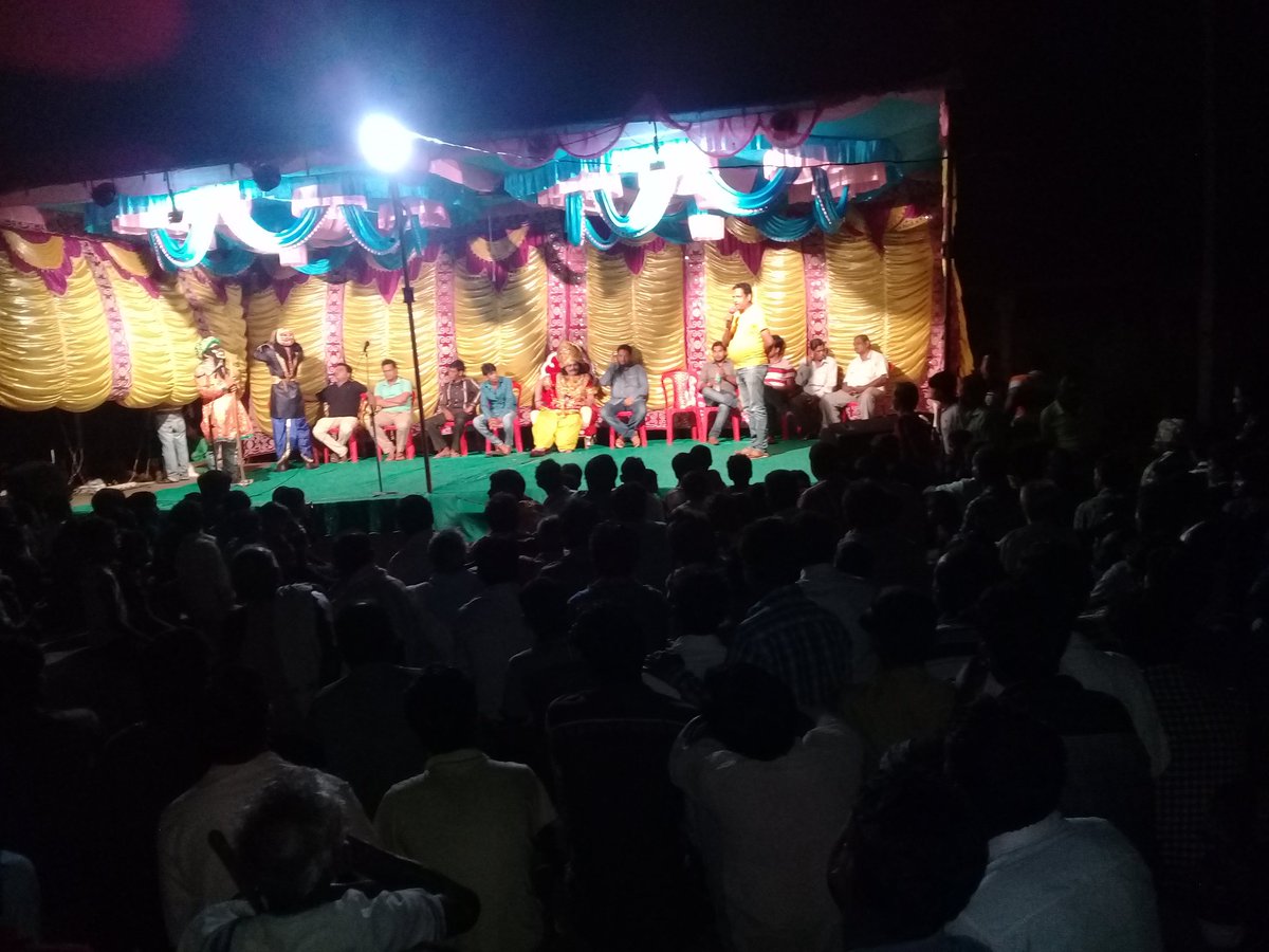 SarojMeeher's tweet photo. Patnagarh constituency tamia panchayat mai dasasan ravan darbar https://t.co/yJTAgQPHKD